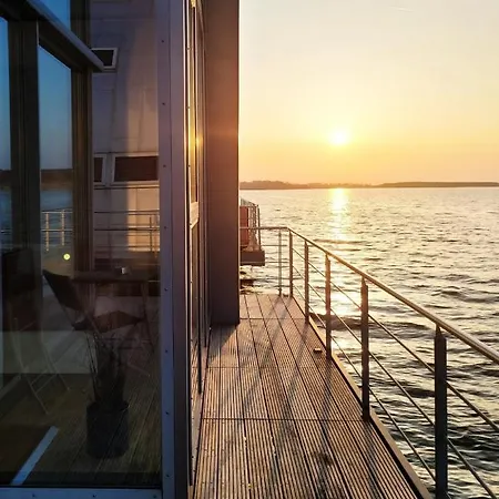 Schwimmendes Ferienhaus Silent 11 Prázdninový dům *