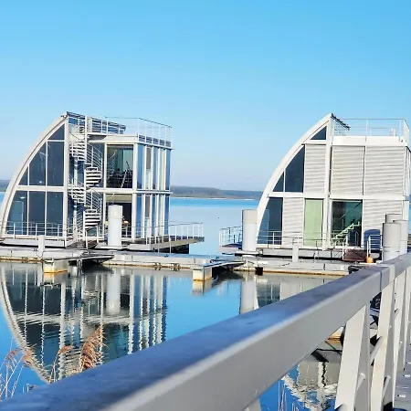 Schwimmendes Ferienhaus Silent 11