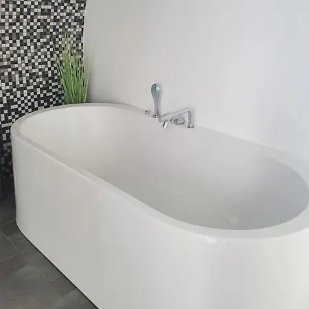 Schwimmendes Ferienhaus Silent 11